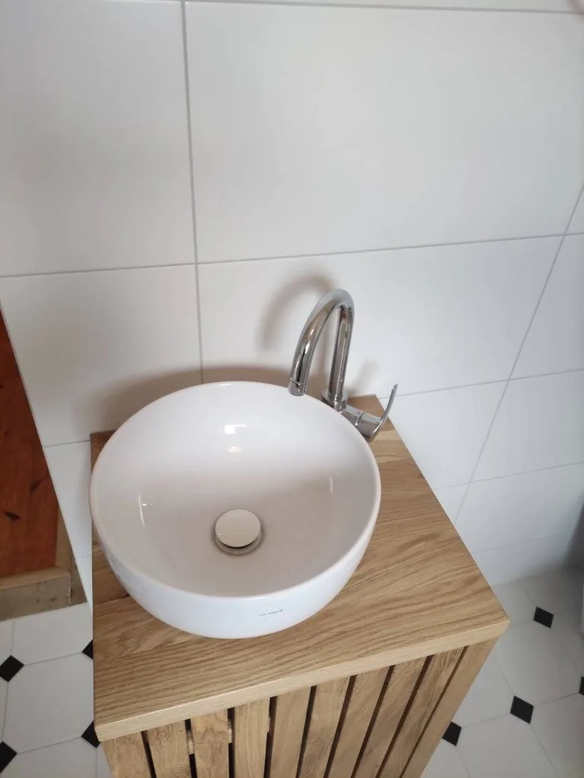 Łazienki i biały montaż